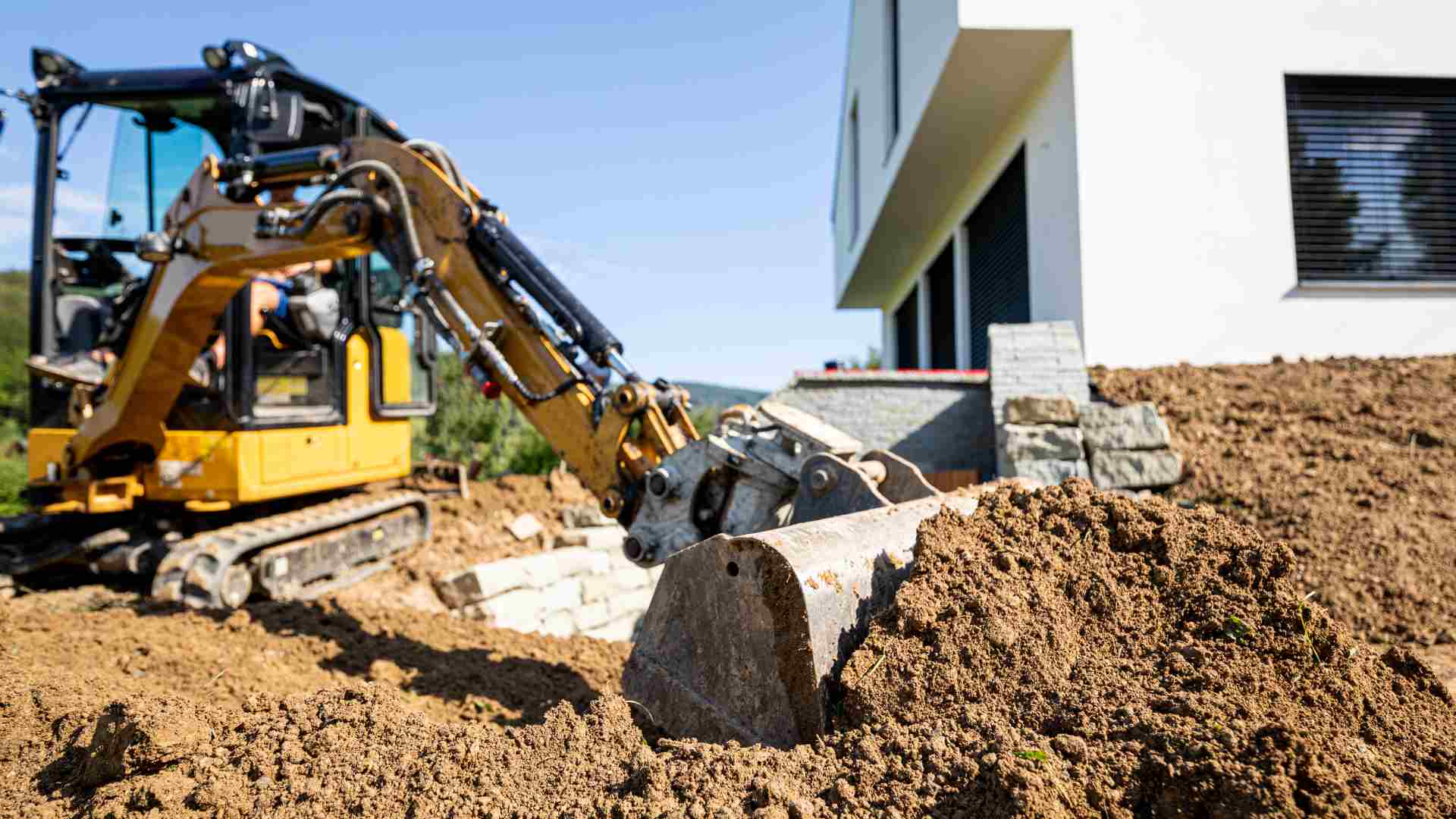 Las condiciones que debe tener un terreno para poder instalar una piscina de poliéster